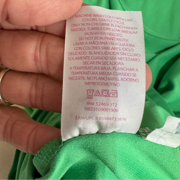 No Boundaries Women’s Fitted Stretch Green Tank - Picture 6 of 6